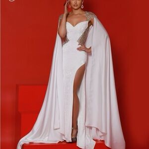 White Johnathan Kayne pageant Dress never worn ! Size 2